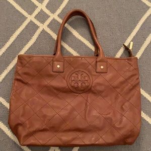Tory Burch tote bag excellent condition 17x12x5 Not including the handle.